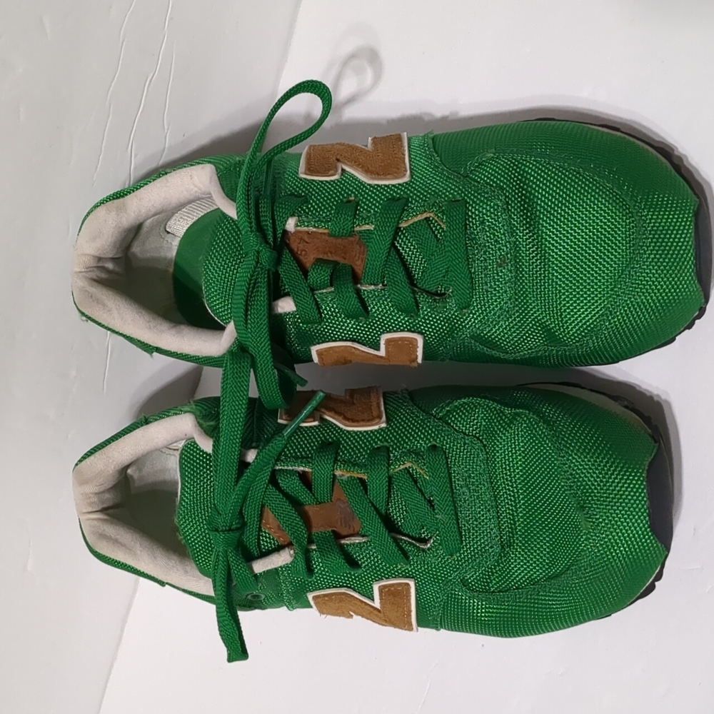 New Balance 574 boys size 5 Green Nylon Canvas Suede Athletic Sneakers Shoes. - Picture 2 of 8